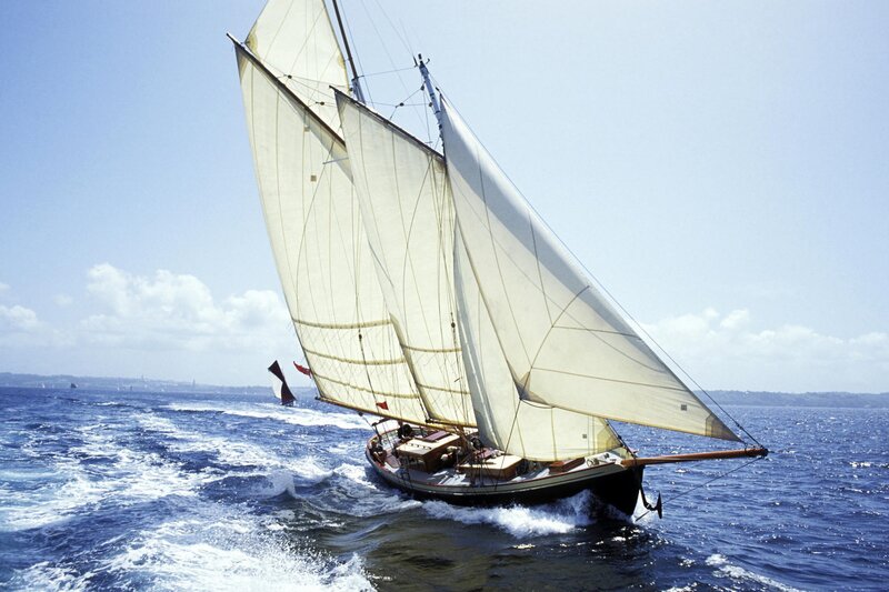 Sailboat on Ocean — Blue, Active