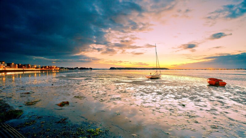 Sailboat on Tidal Flats — Blue