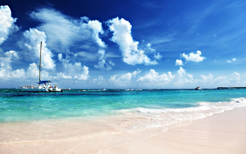 Sailboat on Tropical Beach — Blue, Serene