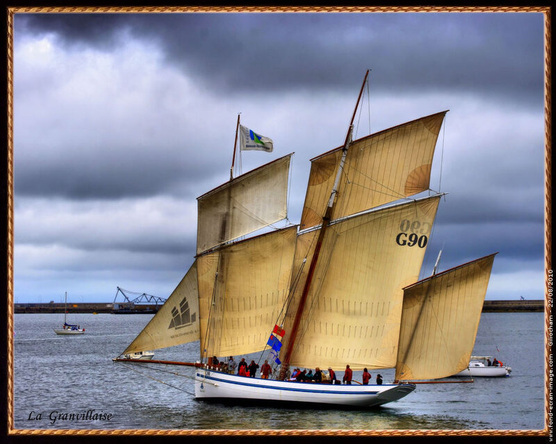 Sailboat with Sails — Gray