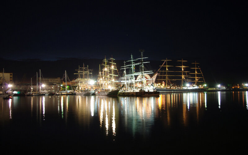 Sailboats in Harbor — Black