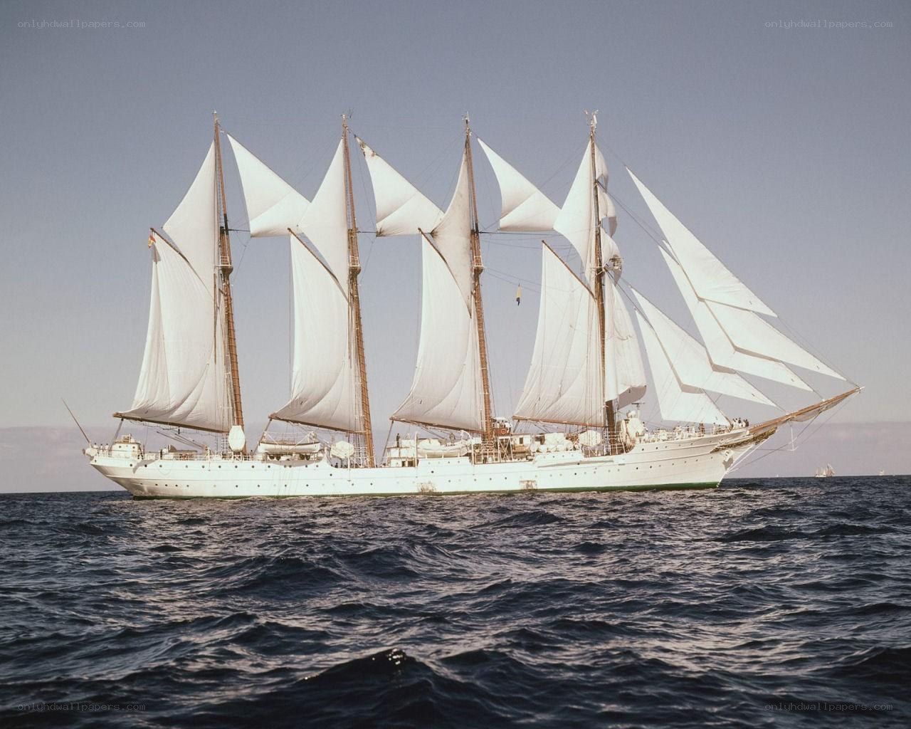 Sailing ship with multiple masts