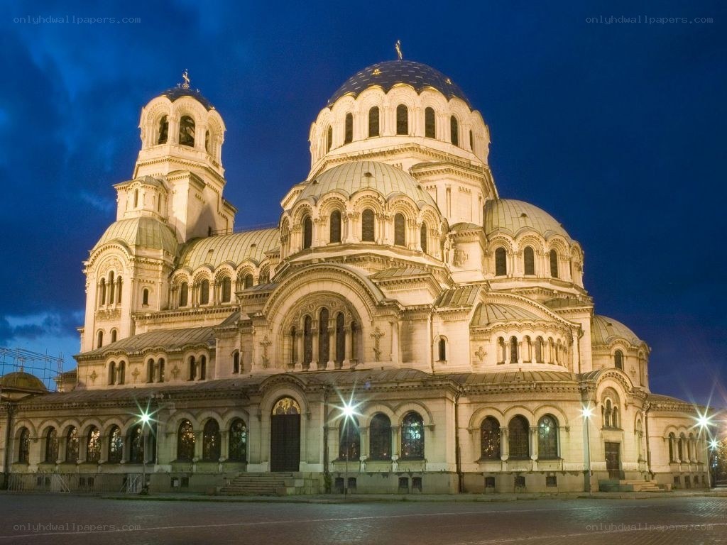 Saint Alexander Nevsky Cathedral at night