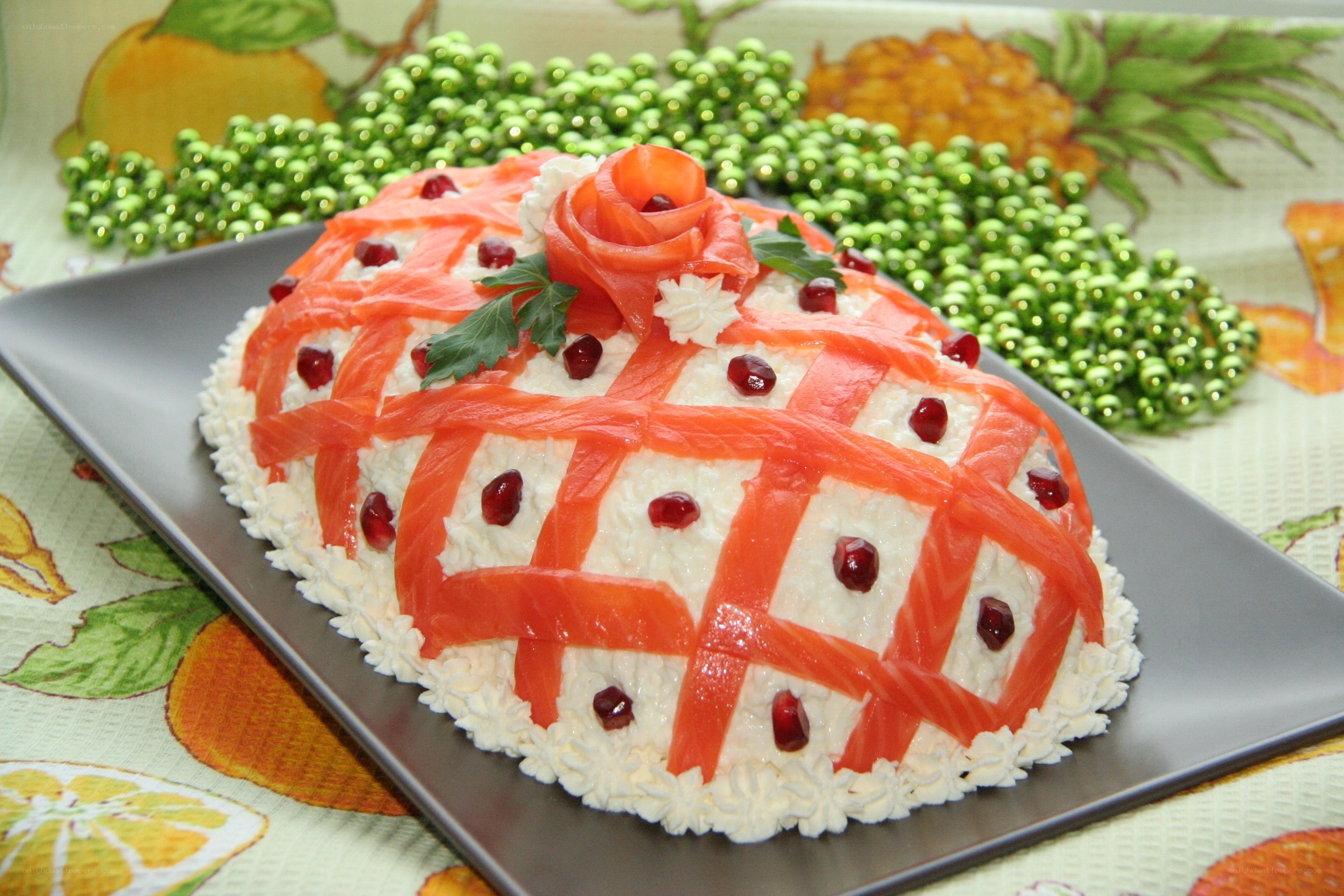 Salmon and pomegranate salad