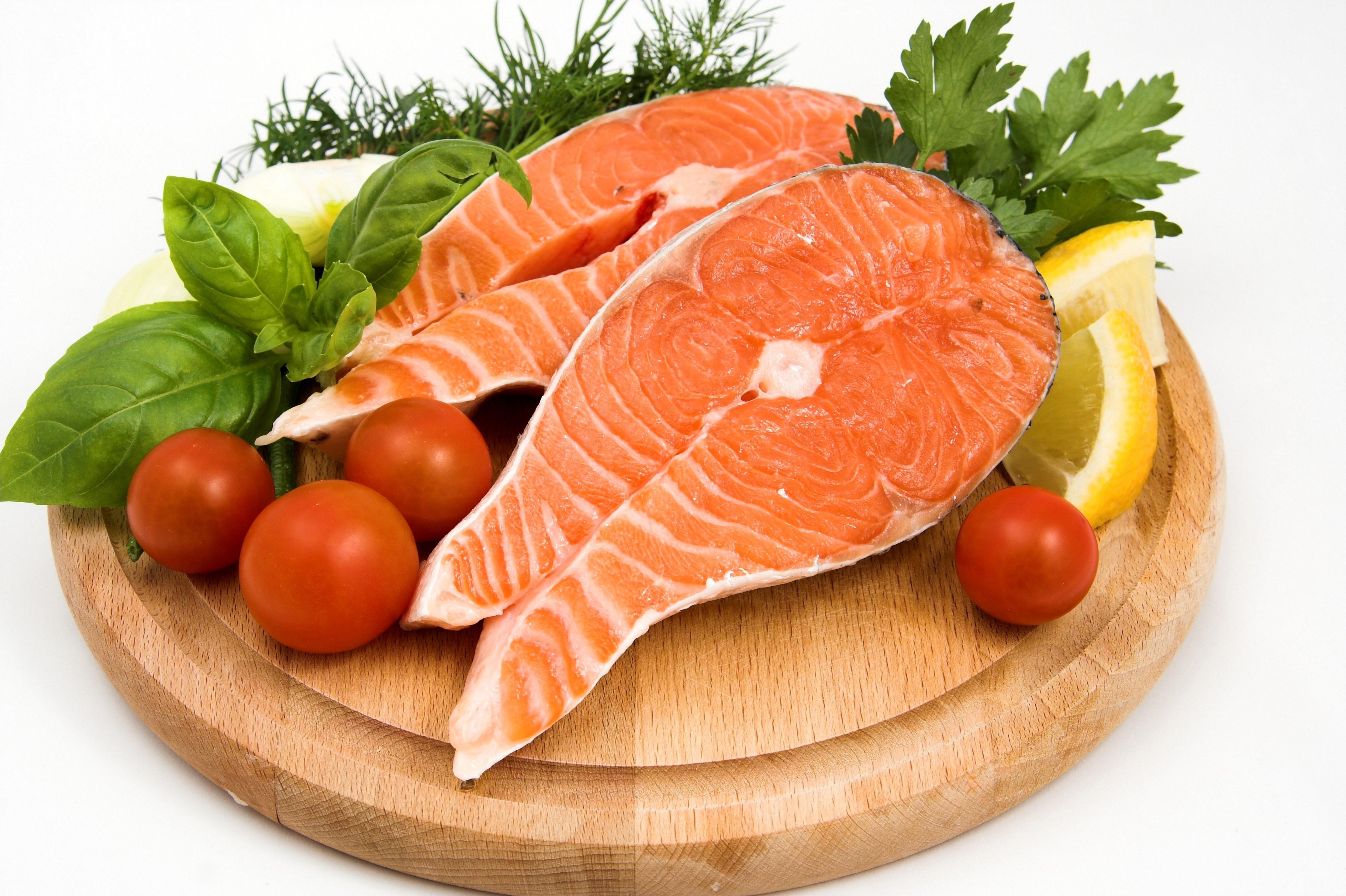 Salmon fillets with herbs and lemon