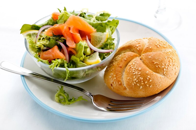 Salmon salad with bread