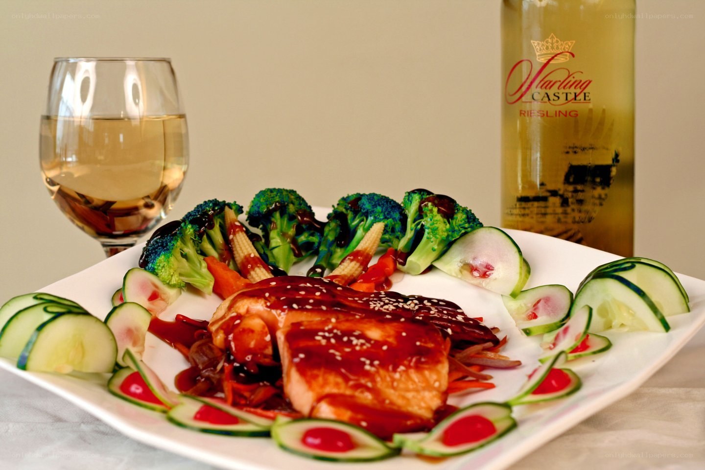 Salmon with vegetables and wine
