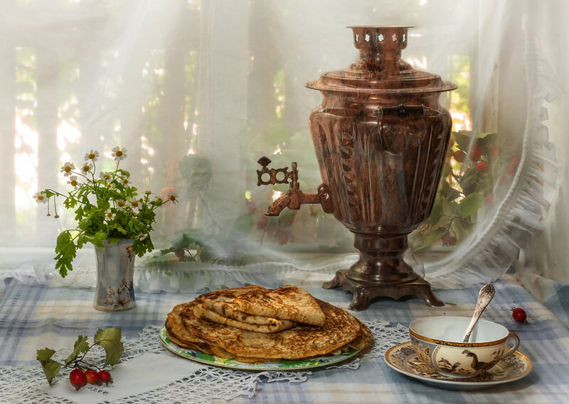Samovar with Pancakes