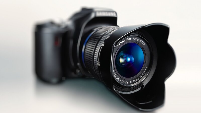 Samsung camera with Schneider lens