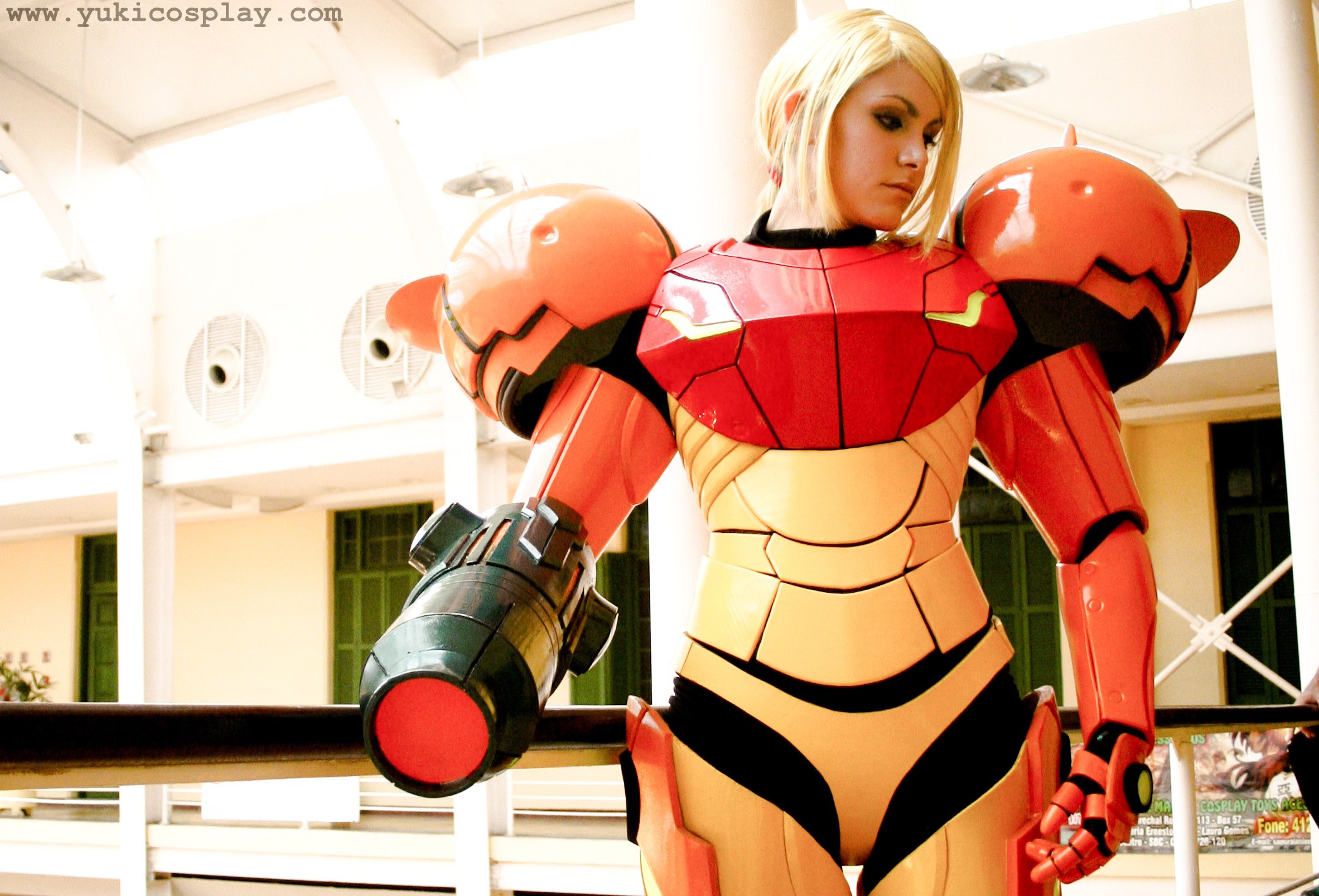 Samus cosplay at convention