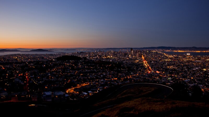 San Francisco Skyline — Serene