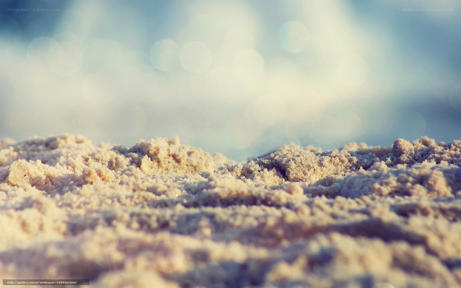 sand and sea bokeh