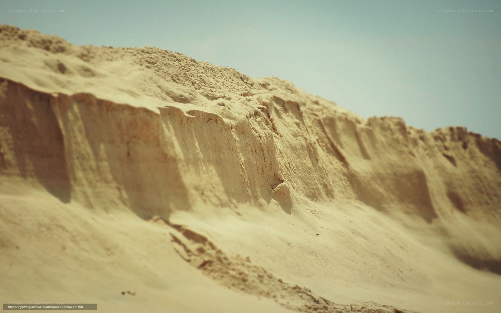 sand dune cliff face