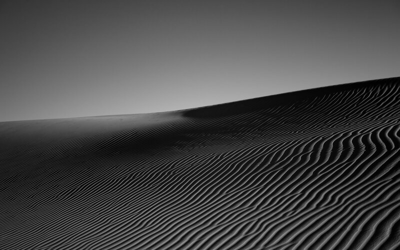 Sand dune ripples in monochrome