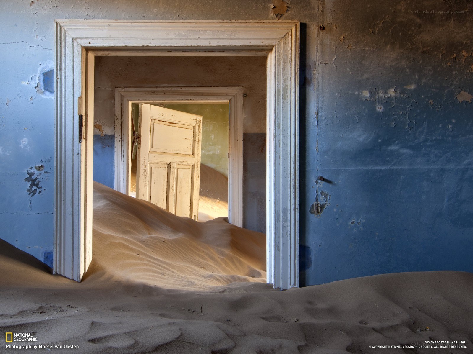 Sand-entombed doorway