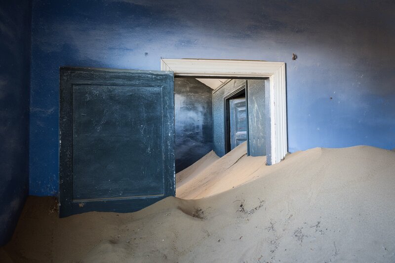 Sand-filled Room