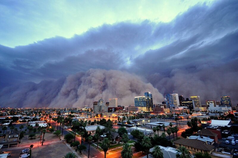 Sandstorm over City — Gray