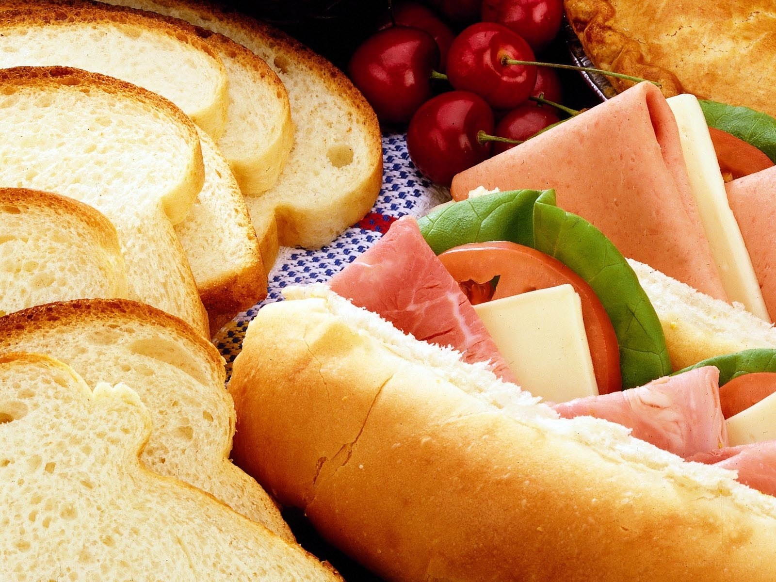 sandwich ingredients and bread