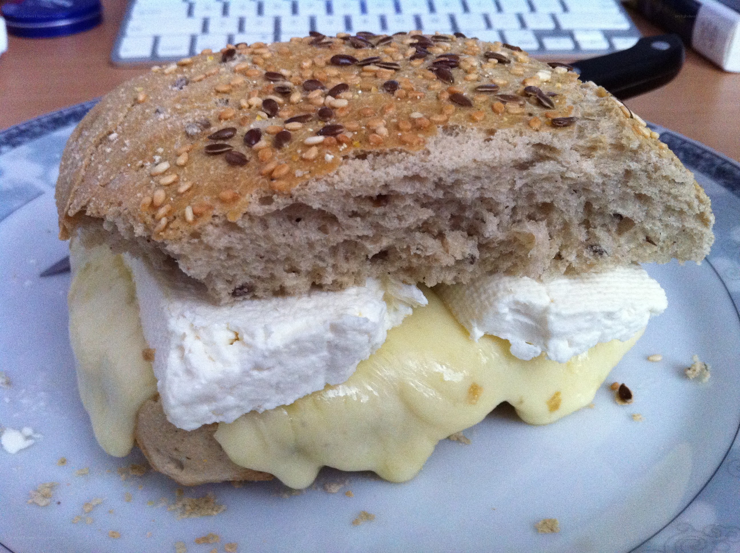 sandwich with cheese and cream