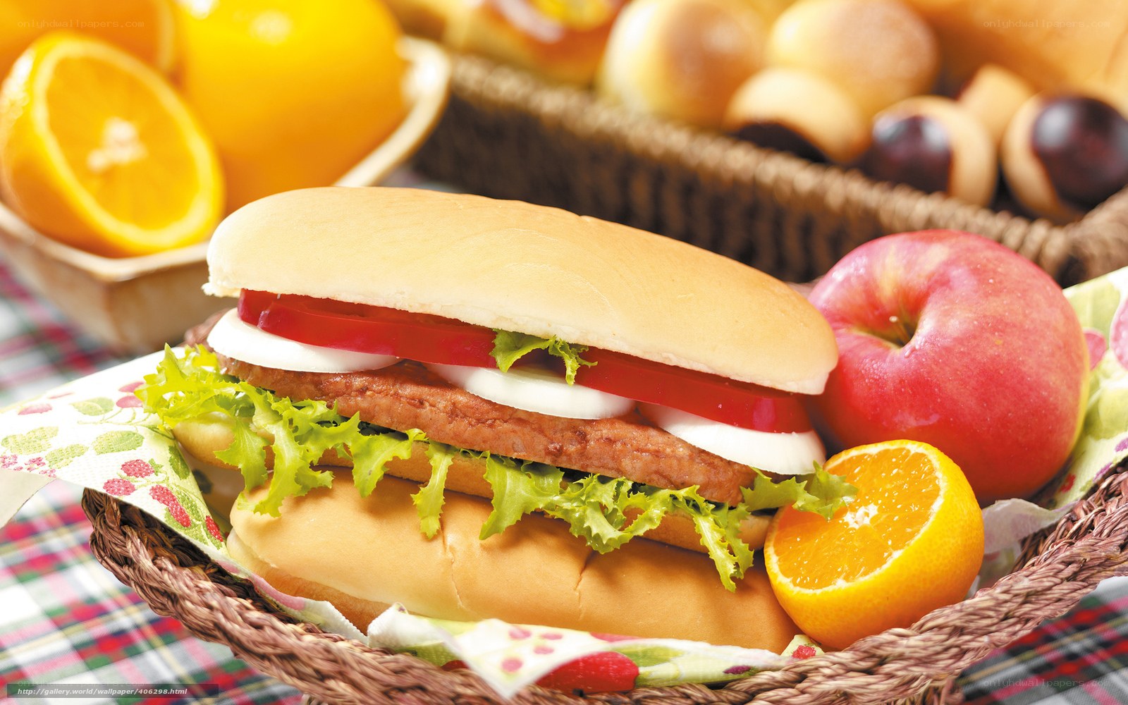 Sandwich with fresh fruit