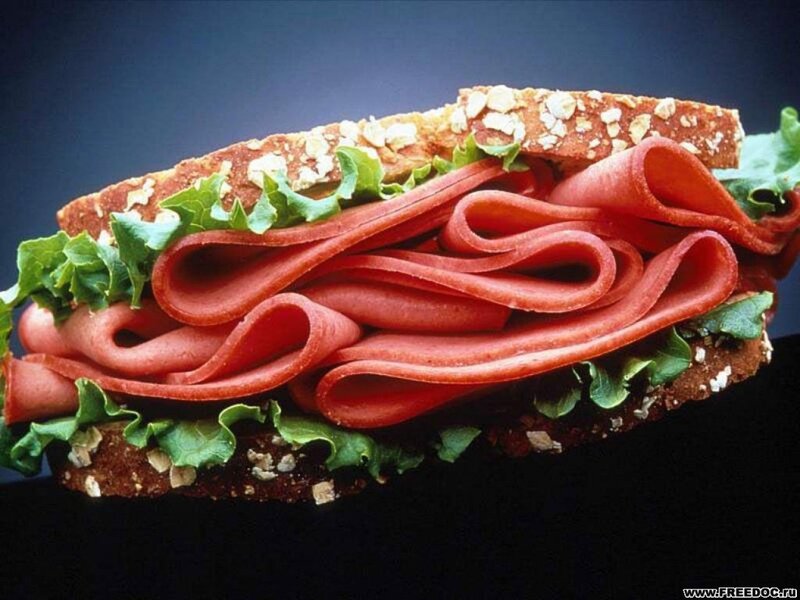 sandwich with ham and lettuce