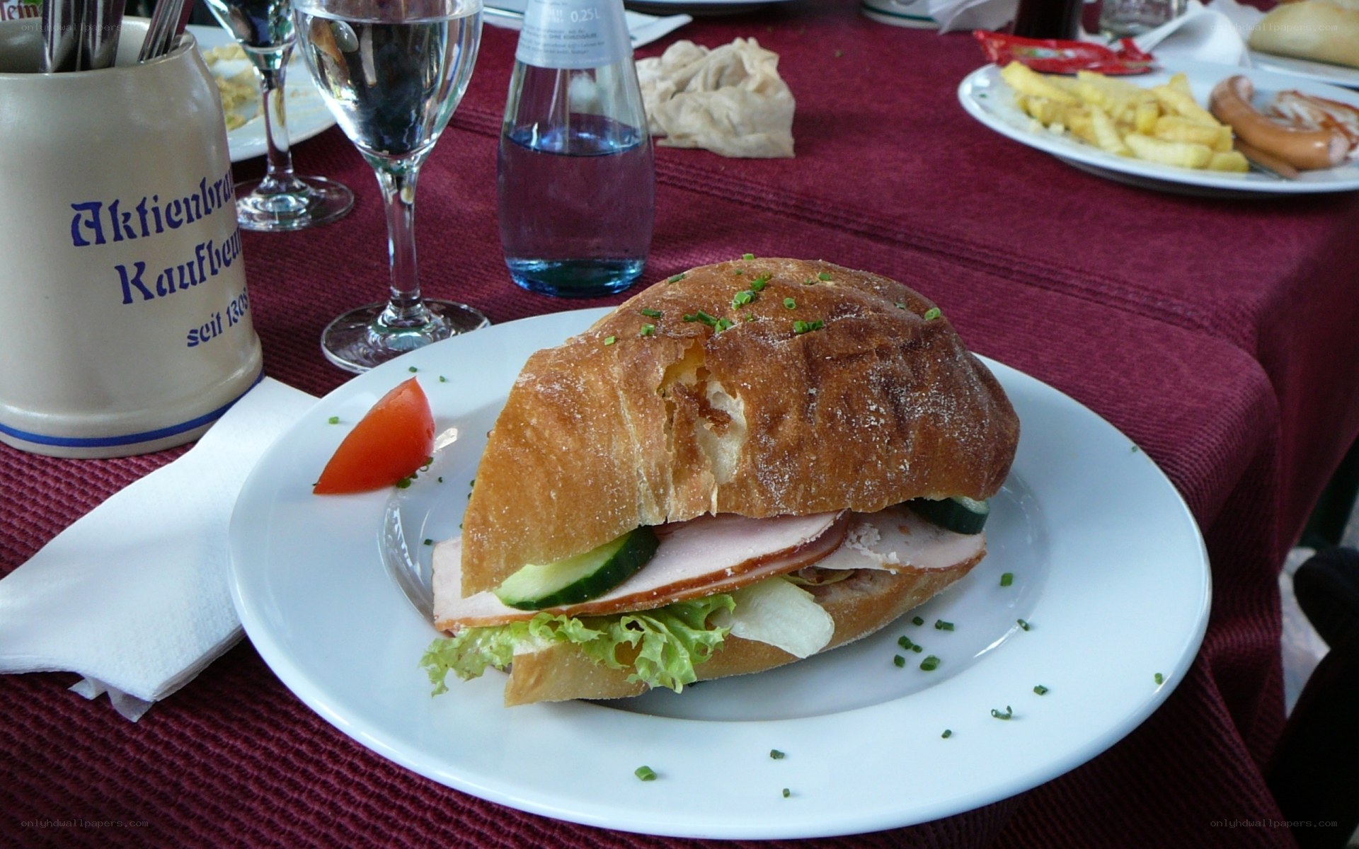 Sandwich with ham and vegetables