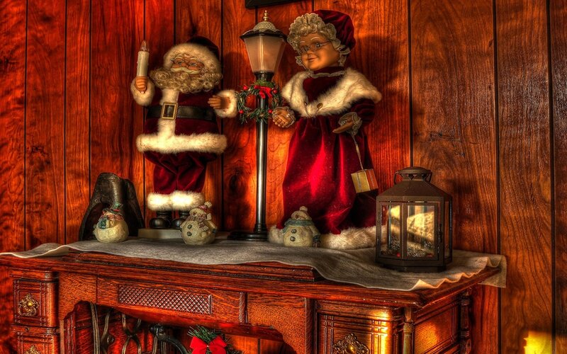 Santa and Mrs. Claus Figurines