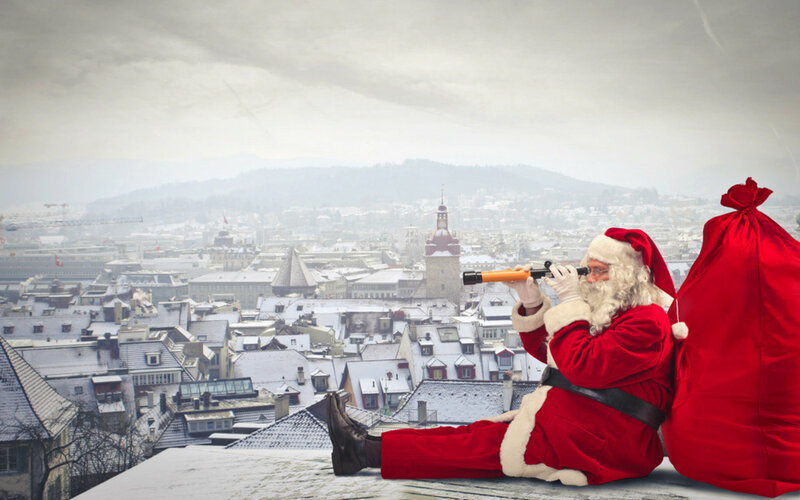 Santa Claus on Rooftop — Red, Calm, Winter