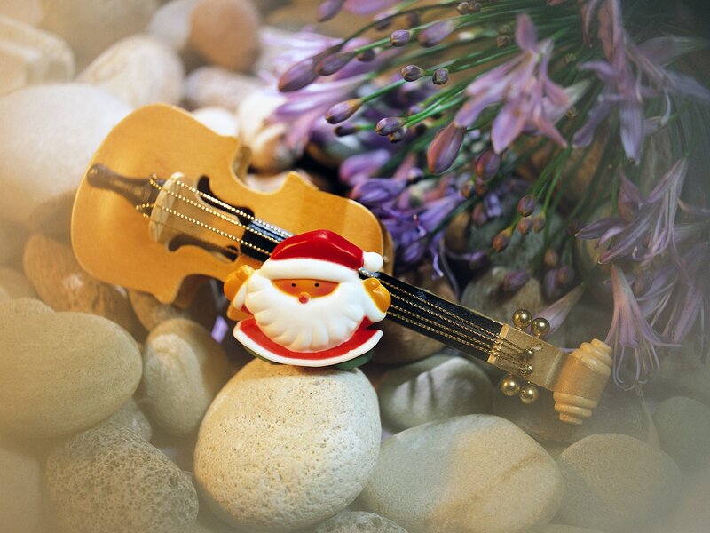 Santa Claus Violin Ornament — Purple