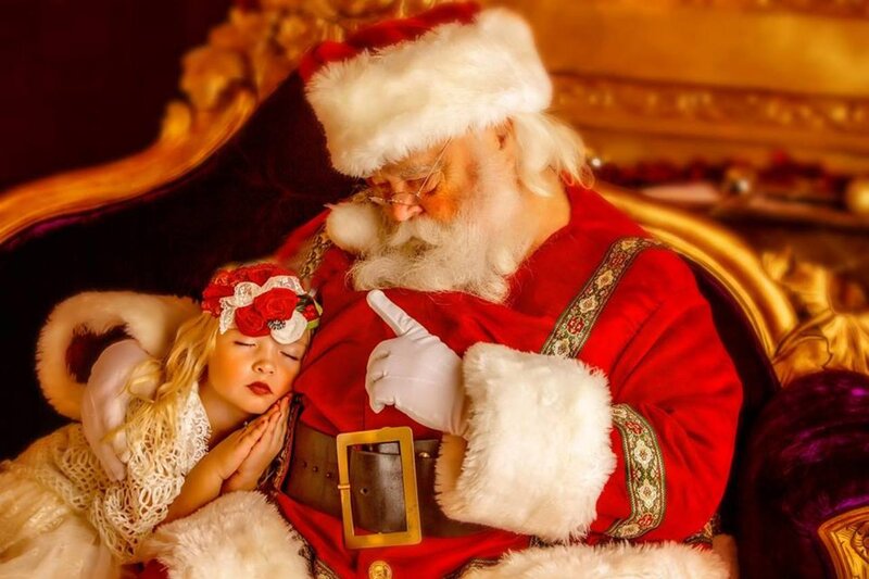 Santa Claus with Child — Red, Serene