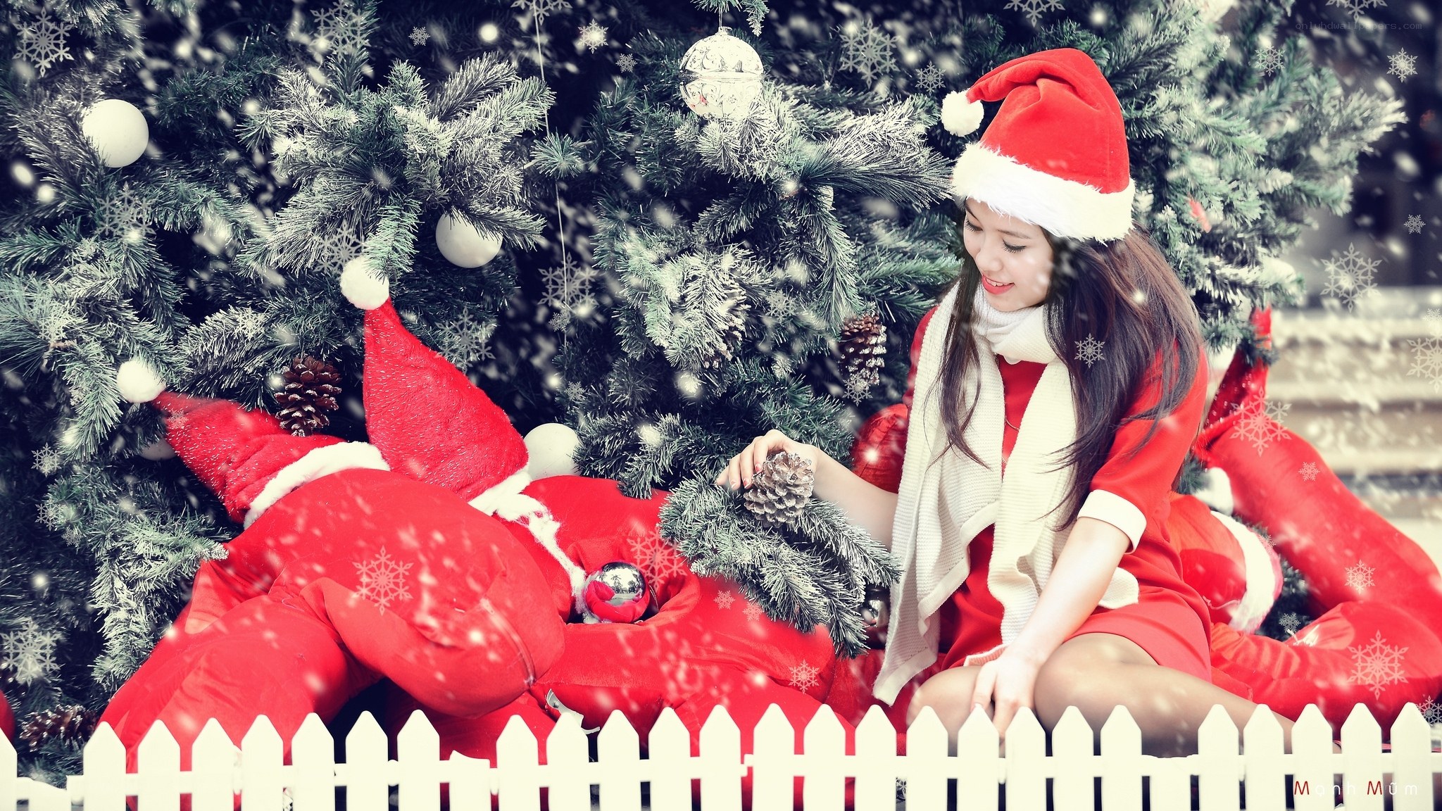 Santa girl with Christmas tree