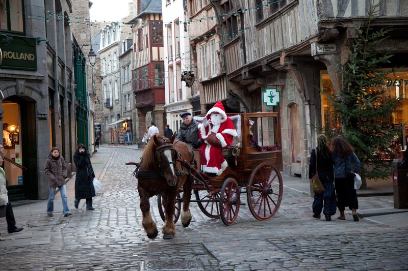 Santa in a horse-drawn carriage