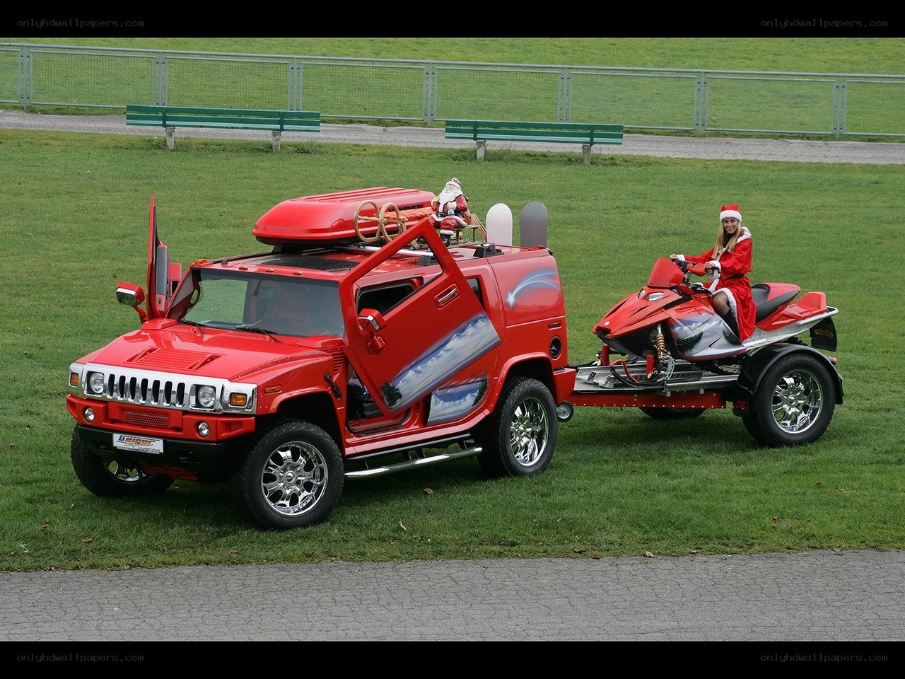 Santa-themed vehicle display
