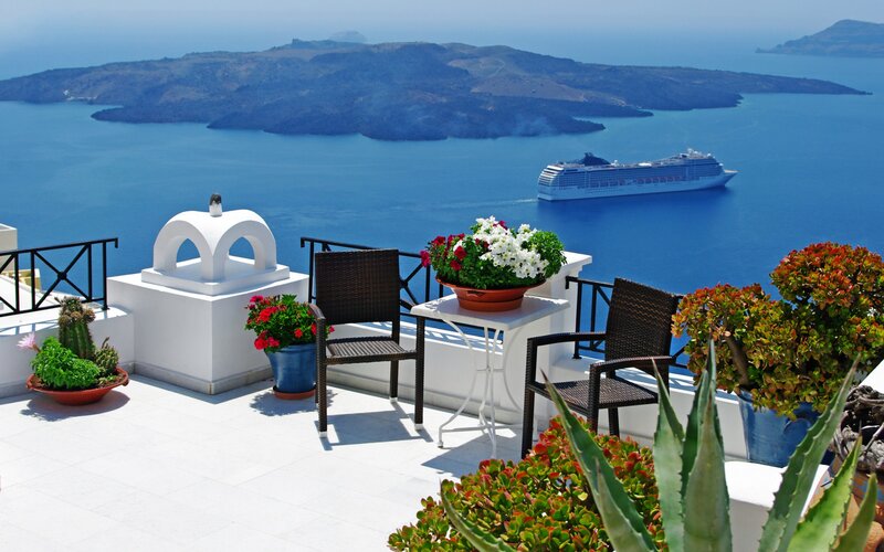 Santorini balcony with cruise ship