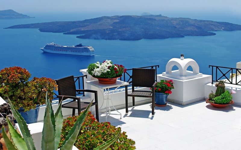 Santorini balcony with cruise ship
