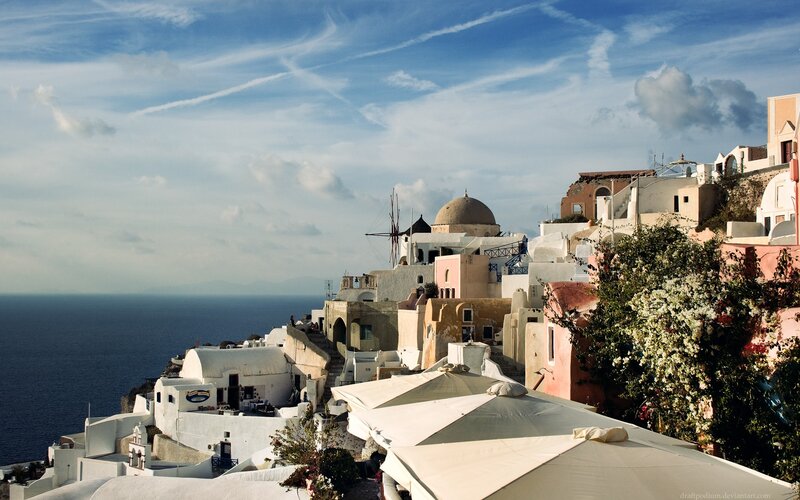 Santorini village overlooking the sea