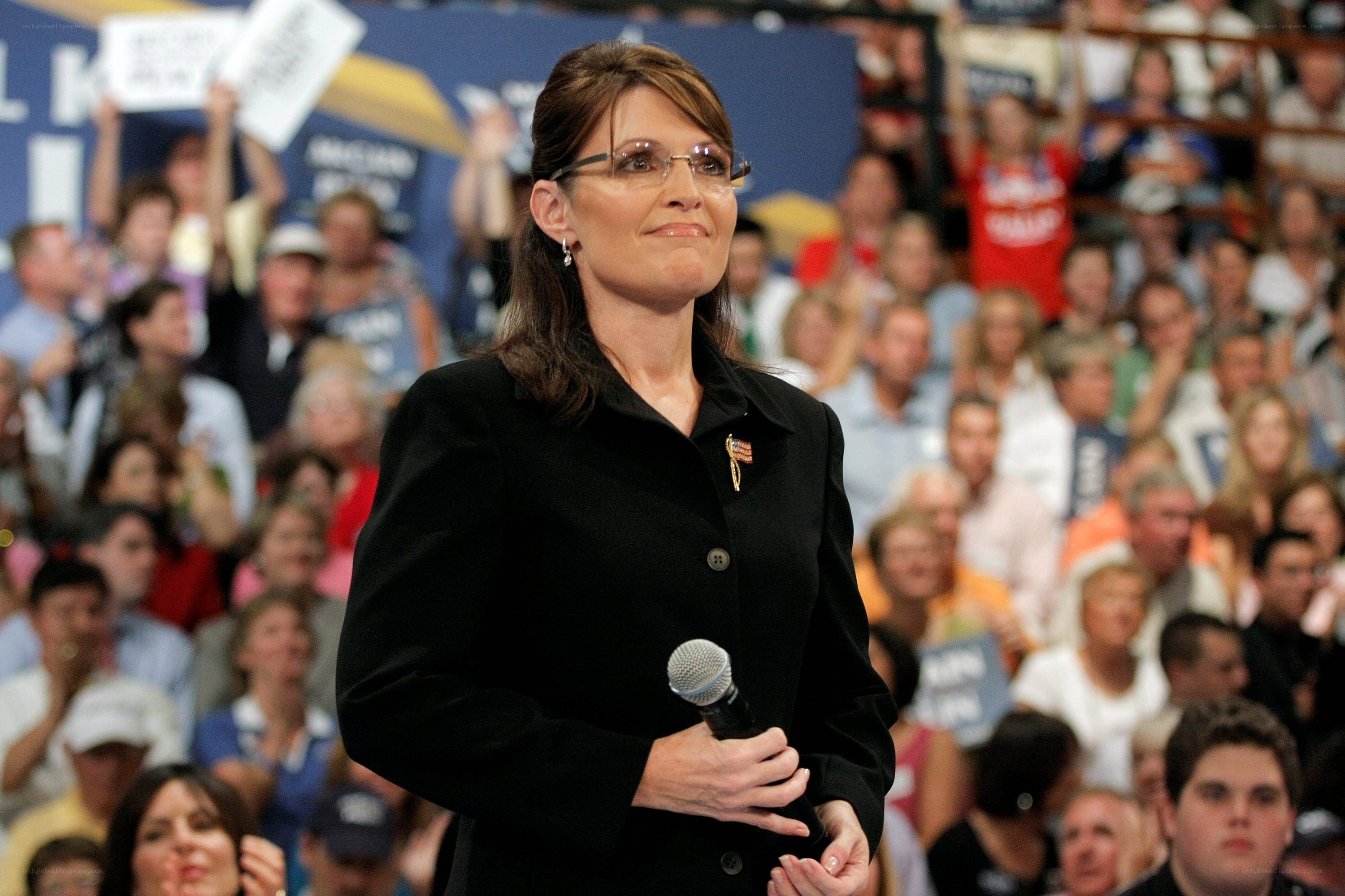 Sarah Palin speaking at rally