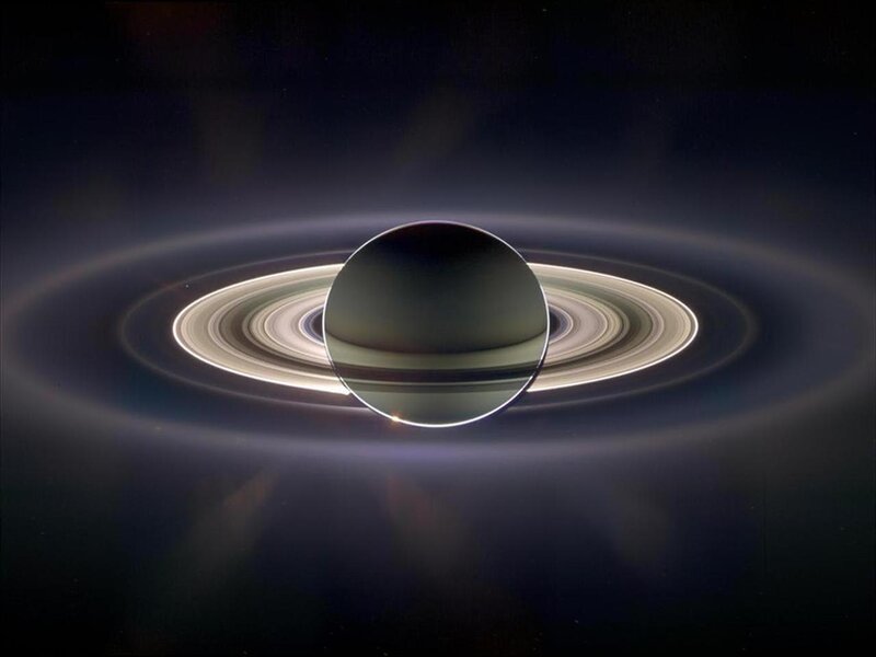 Saturn with Rings — Black, Gray