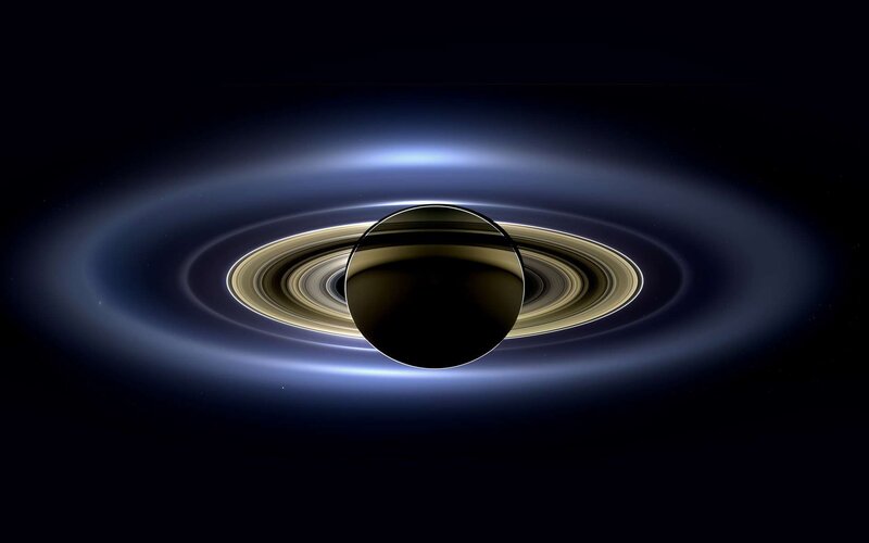 Saturn with Rings — Blue, Dramatic