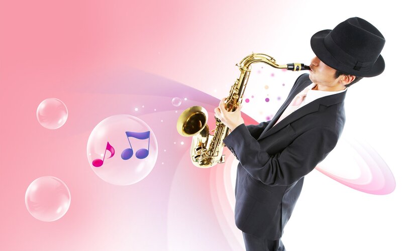 Saxophone player in a suit