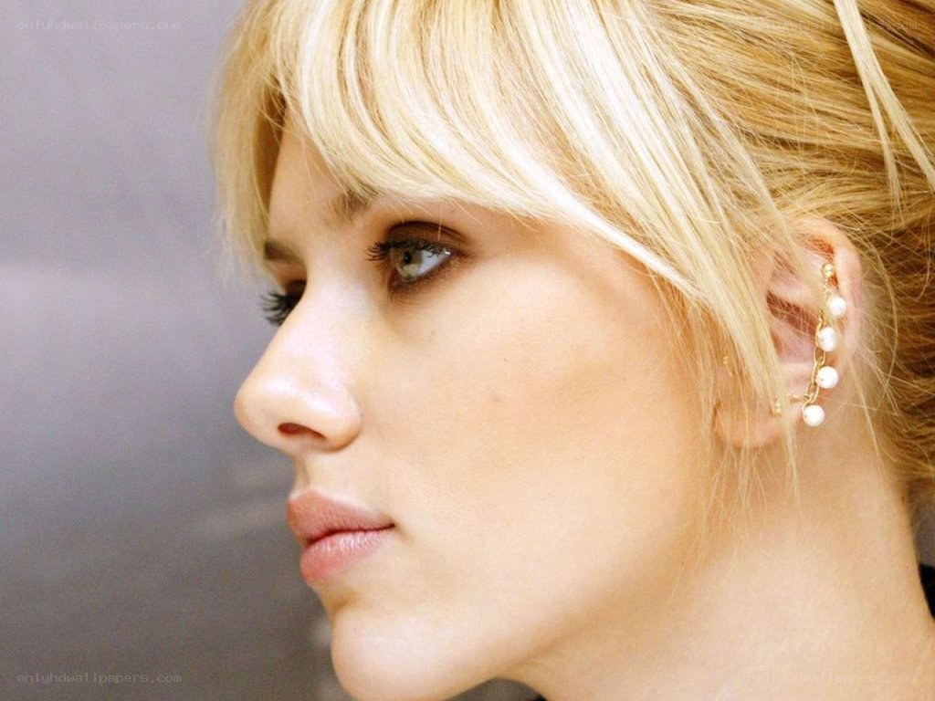 Scarlett Johansson profile