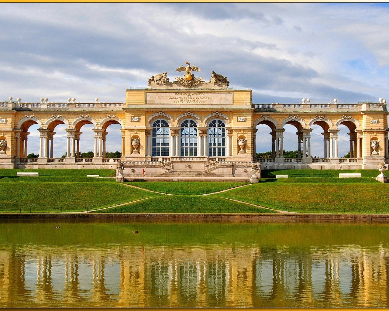 Schönbrunn Palace facade