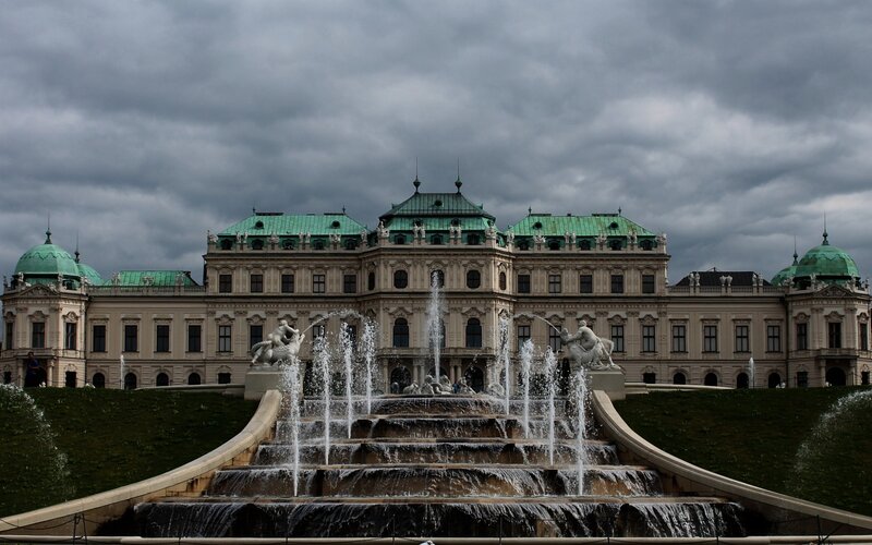 Schönbrunn Palace with fountains