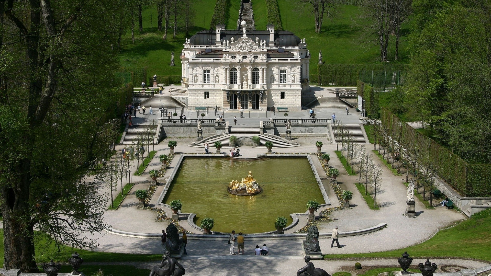 Schloss Hellbrunn with fountain