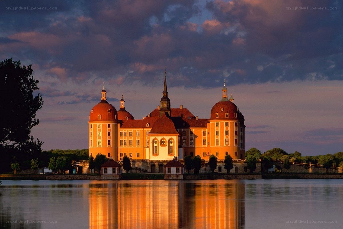 Schloss Moritzburg at sunset