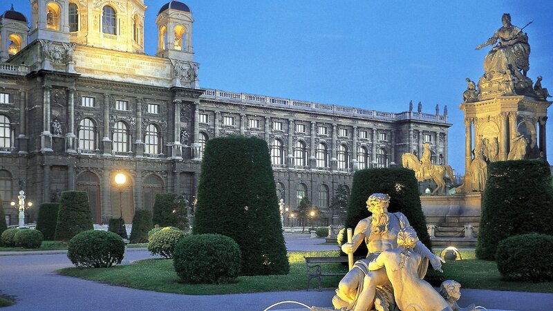 Schloss Nymphenburg at dusk