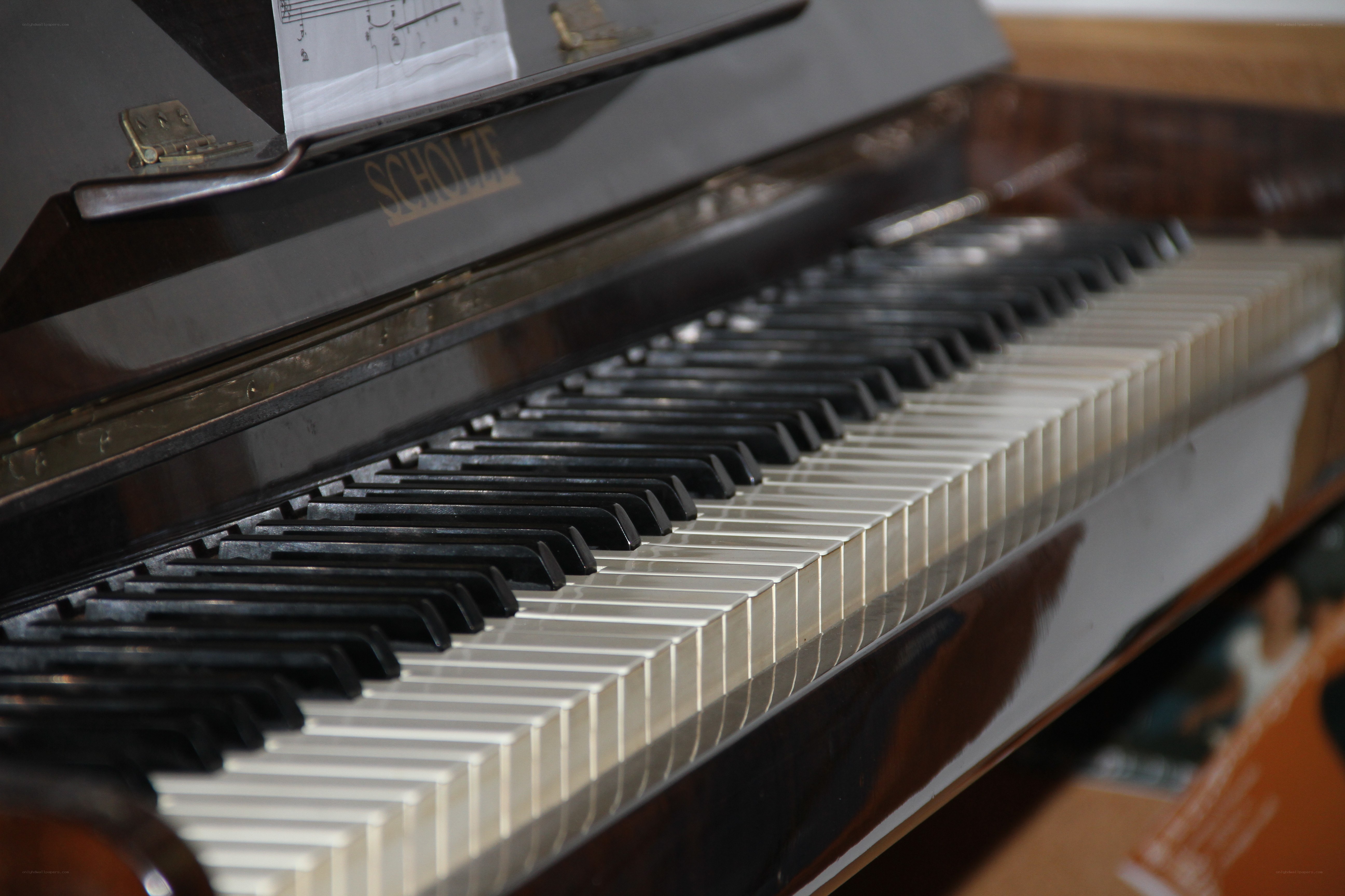 Scholze piano keyboard