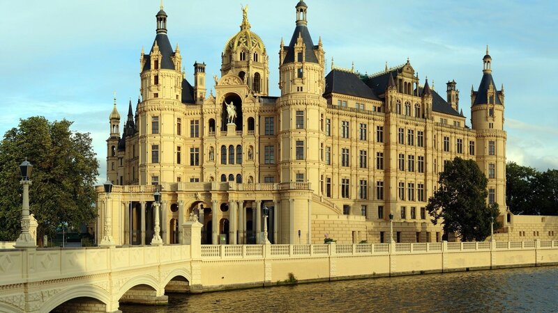 Schwerin Castle — Beige, Serene