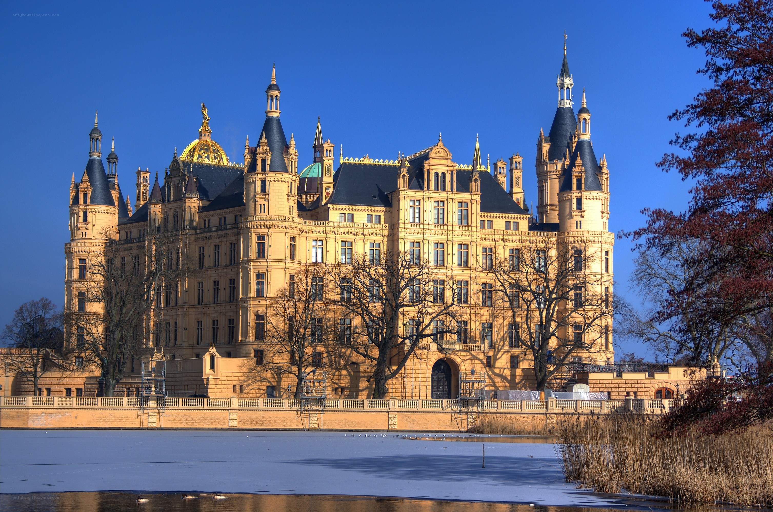 Schwerin Castle in winter