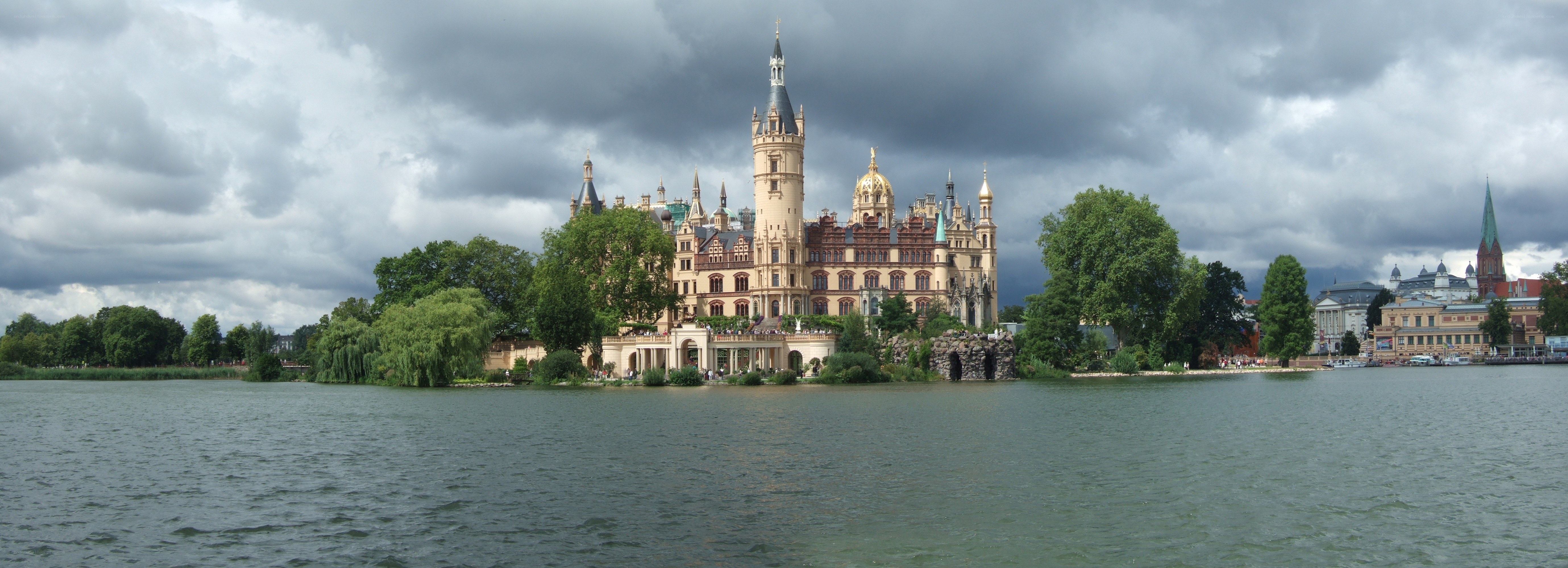 Schwerin Castle on a cloudy day